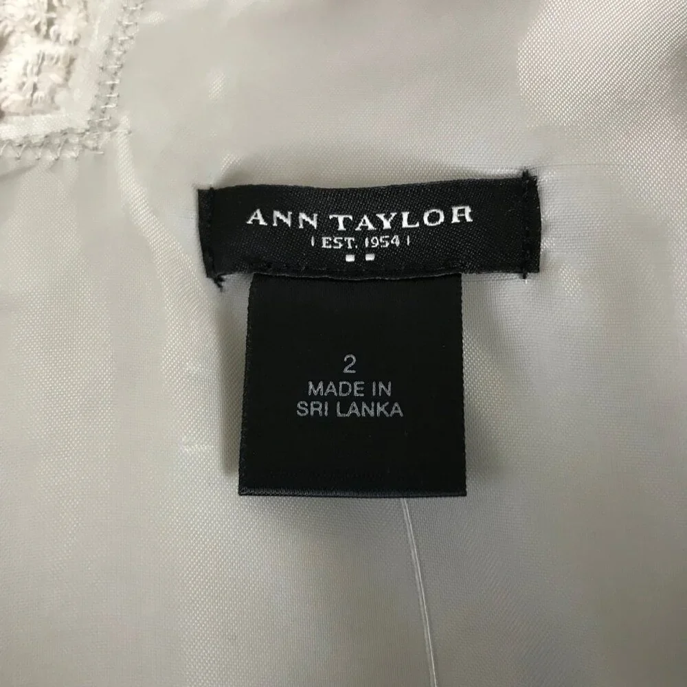 Ann Taylor  Lace V-neck Sleeveless Dress Ivory & Cream Size 2  NWT - Picture 13 of 13